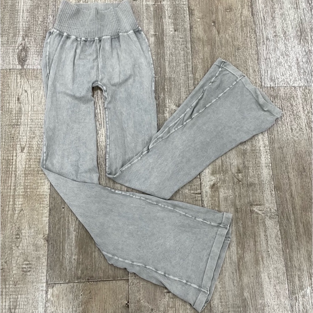 NWOT Free People Good Karma Flare Legging